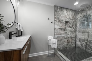Ferienhaus, Mehrere Betten (Queens Cove) | Badezimmer | Kostenlose Toilettenartikel