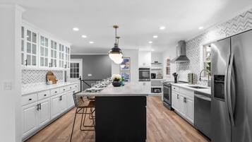 Rumah, Beberapa Tempat Tidur (Queens Cove) | Dapur pribadi | Oven dan pemanggang roti