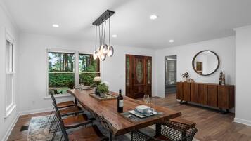 Rumah, Beberapa Tempat Tidur (Queens Cove) | Tempat makan
