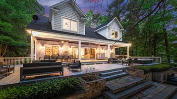 House, Multiple Beds (Grand Bay w/Hot Tub, 440' Shoreline &) | Exterior