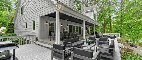Maison, Plusieurs lits (Grand Bay w/Hot Tub, 440' Shoreline &) | Restauration en plein air