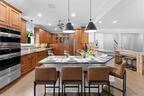 House, Multiple Beds (Grand Bay w/Hot Tub, 440' Shoreline &) | Private kitchen - Grand Bay W/hot Tub, 440' Shoreline & Optional Boat Rental (Mooresville)