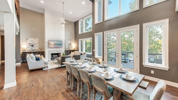 House, Multiple Beds (Ruby Arrival) | Dining