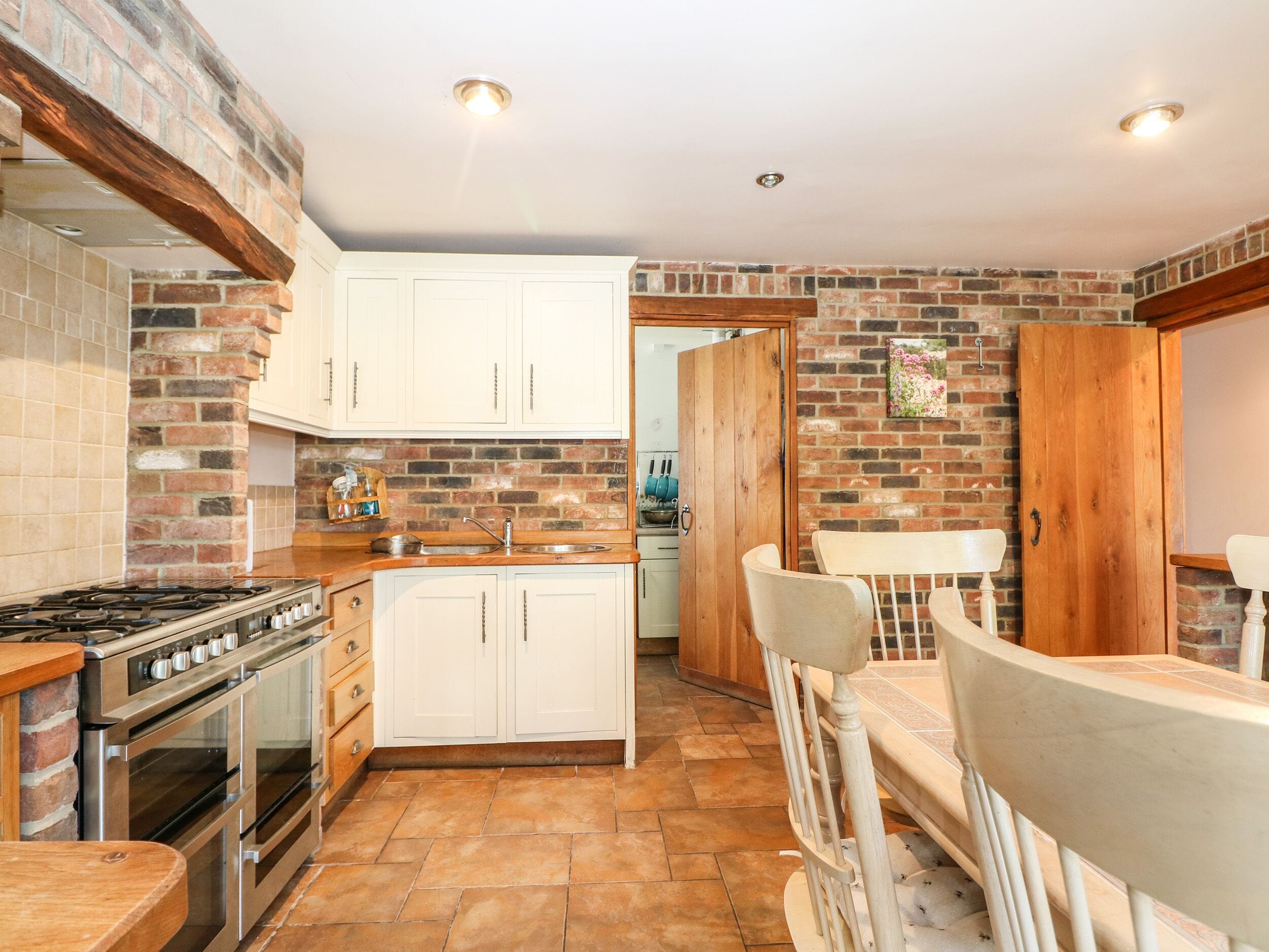 冰箱、洗碗机、电热水壶、烤面包机