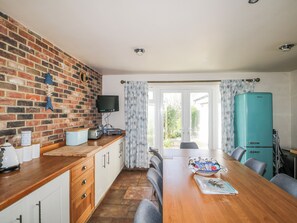 Dining - 50 Harbour Road (Bognor Regis)