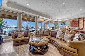 Smart TV, fireplace, books, offices