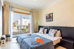 3 bedrooms, iron/ironing board, travel cot, free WiFi