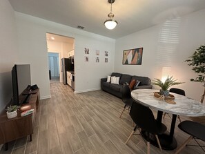 Interior - Entire Guest House Near Disney (Davenport)