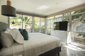 2 bedrooms, iron/ironing board, travel cot, free WiFi