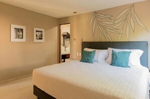 2 bedrooms, iron/ironing board, travel crib, free WiFi