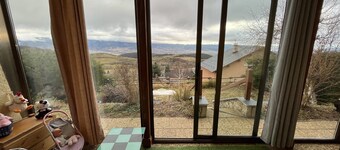 Appartement au Calme, Avec vue et Jardin