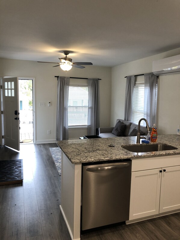 Interior - Lakewood/Lyon Park Renovated Cottage Near Duke 23B (Durham)