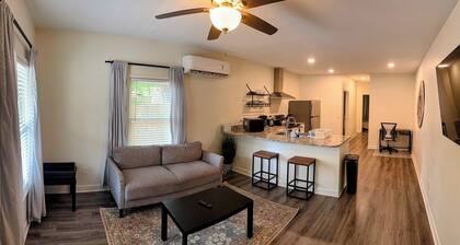 Lakewood/Lyon Park Renovated Cottage Near Duke 23B