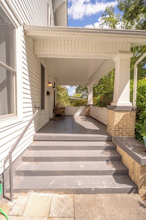Terrace/patio - Walk to Duke Campus! 3 Bedroom in Trinity Park! (Durham)