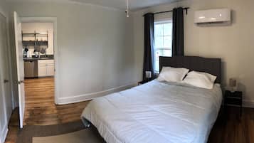 1 bedroom, desk, iron/ironing board, free WiFi