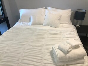 2 bedrooms, desk, iron/ironing board, free WiFi