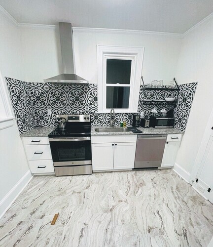 Renovated, Clean 1 bedroom in Forest Hills - B