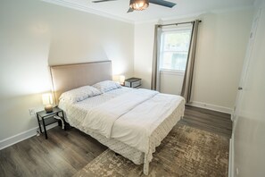 2 bedrooms, desk, iron/ironing board, free WiFi