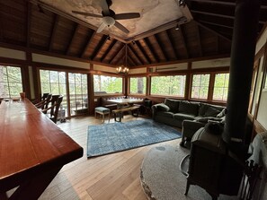 Living area - Palisades Tahoe View Home - 3 Br - 2Ba - Walk to Village - Bike to Lake Tahoe (Tahoe City)