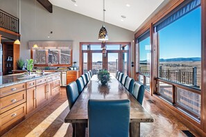 Luxury Villa, Multiple Bedrooms, Mountain View | Dining room