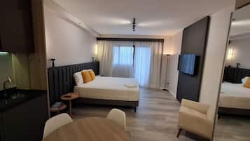 1 bedroom, Egyptian cotton sheets, premium bedding, Select Comfort beds