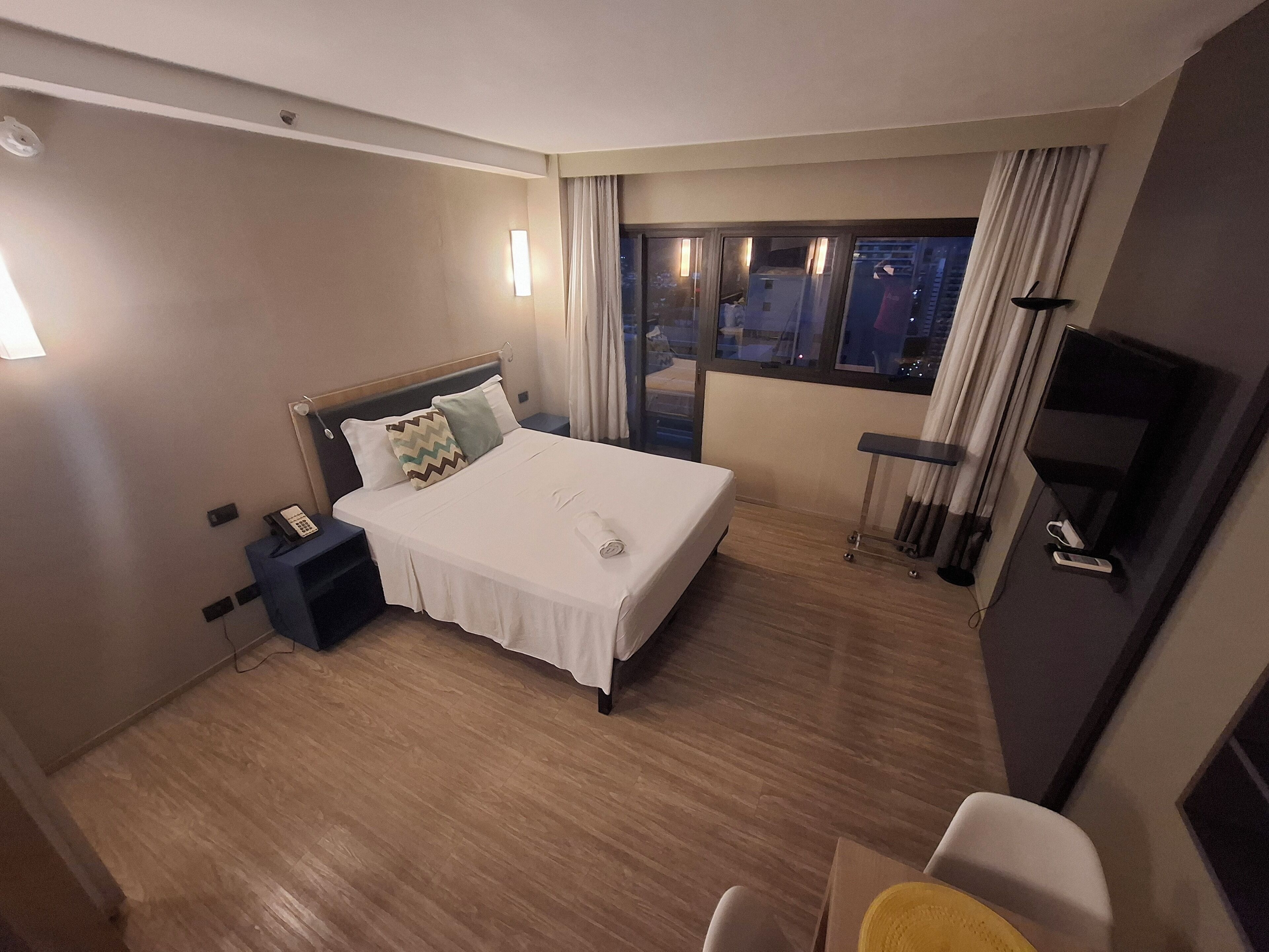 Economy Apartment | Egyptian cotton sheets, premium bedding, Select Comfort beds