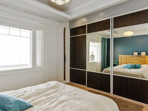 4 makuuhuonetta, internet