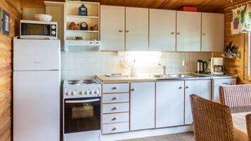 Refrigerador, microondas, lavavajillas, utensilios de cocina