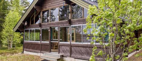 المنشأة من الخارج