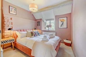 2 bedrooms, iron/ironing board, travel cot, WiFi
