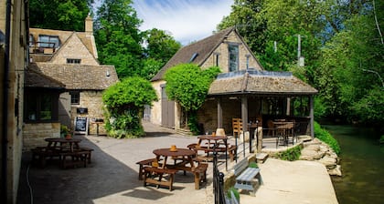 Family friendly Holiday home in Burford - The Bakehouse