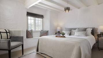 3 多间卧室、熨斗/熨衣板、WiFi、床单