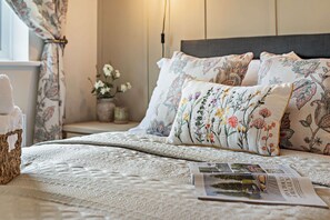 3 Schlafzimmer, Schreibtisch, Bügeleisen/Bügelbrett, Reisekinderbett