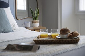 2 chambres, bureau, fer et planche à repasser, lit parapluie