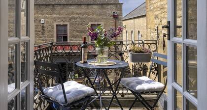 Stylishly presented holiday apartment in the Cotswolds - Molls Yard