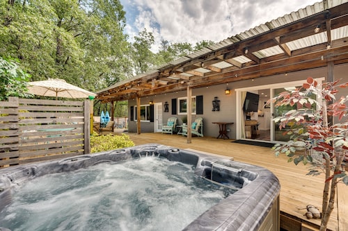 Modern Meadow Vista Vacation Home w/ Spacious Deck