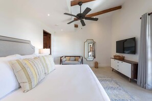 4 chambres, fer et planche à repasser, lit parapluie, Wi-Fi gratuit