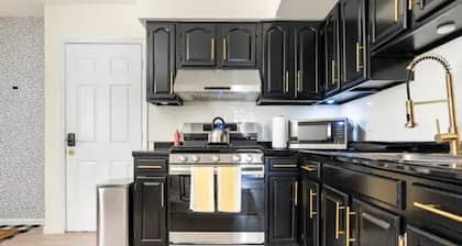 2BR for Crews & Families Near Jersey Gardens Mall