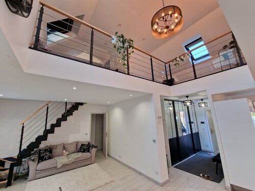 Villa neuve tout confort et extra spacieuse entièrement climatisée.