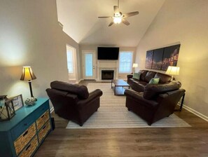 Smart TV, video games, ping pong - Music City Getaway (Goodlettsville)