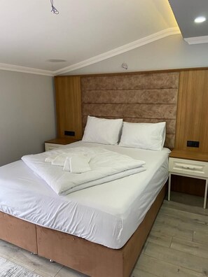 Suite panorámica, 1 habitación | 1 dormitorio, cortinas opacas, tabla de planchar con plancha
