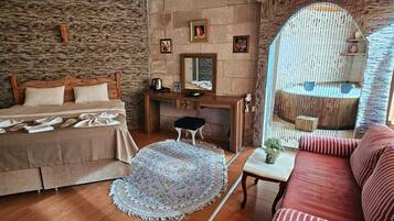 Deluxe Double Room | Premium bedding, soundproofing, iron/ironing board, bed sheets