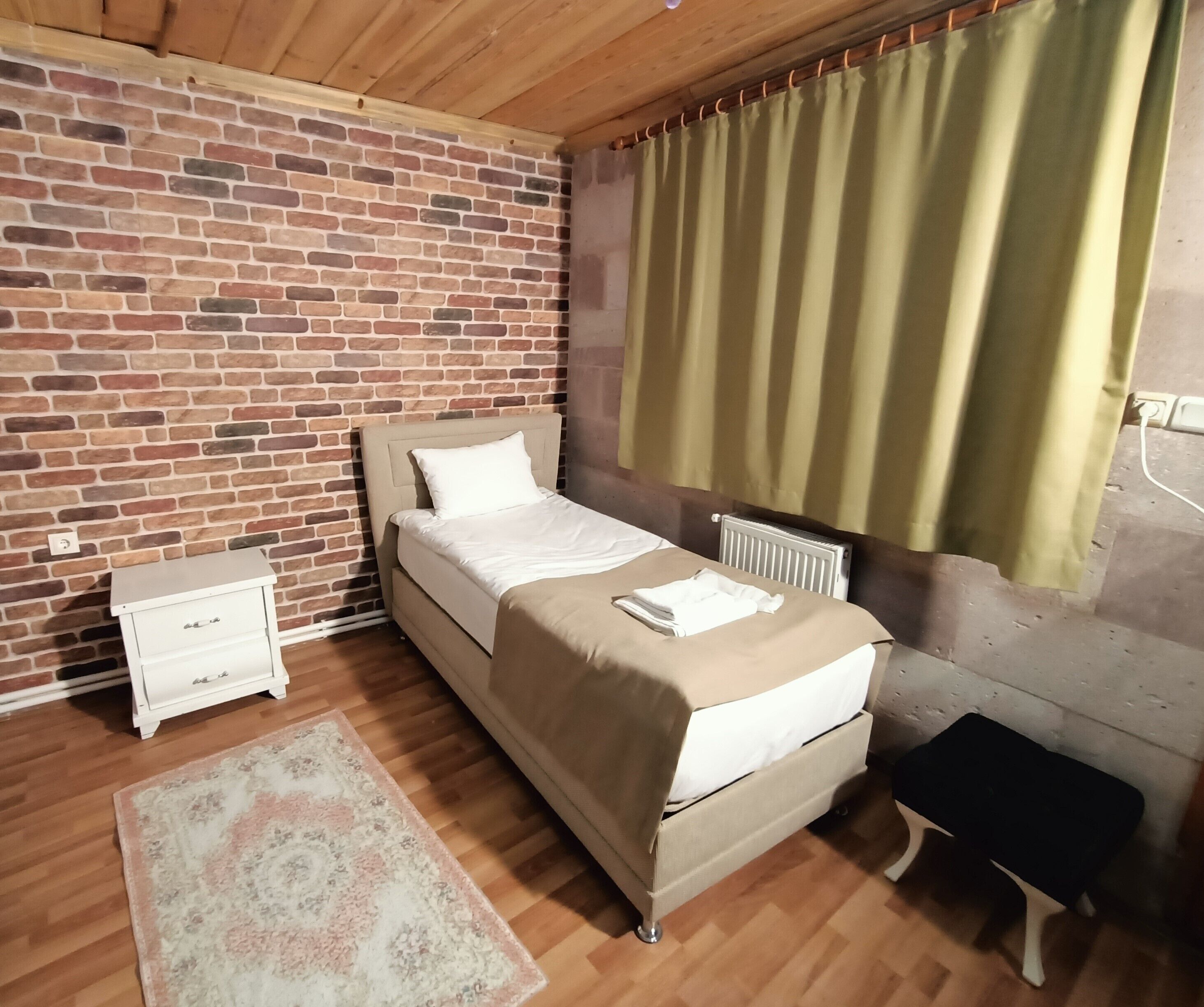 Standardzimmer | Hochwertige Bettwaren, schallisolierte Zimmer, Bügeleisen/Bügelbrett