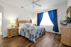4 bedrooms, desk, iron/ironing board, travel cot