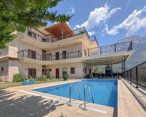 บริเวณภายนอก