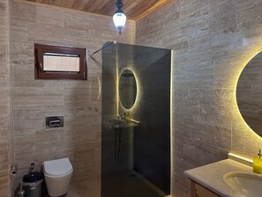Egyptian cotton sheets, premium bedding, desk, laptop workspace - Beycik Konak Hotel (Kemer)
