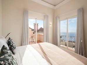 3 quartos, Wi-Fi de cortesia, roupa de cama