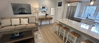 Stylish renovated apartment, 2 miles from town, private gardens & fire pit