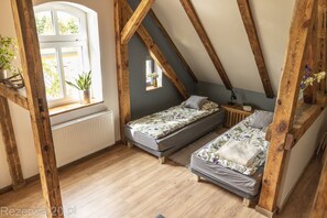 2 bedrooms, WiFi - Old school in the countryside by the lake reserve (Hanki)