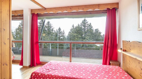 2 bedrooms